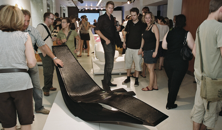  Ausstellung Zumtobel, Christoph Fraundorfer, Rocking Chair, Schaukelstuhl, Carbon Liege, fibre glass design furniture, sichtkarbon